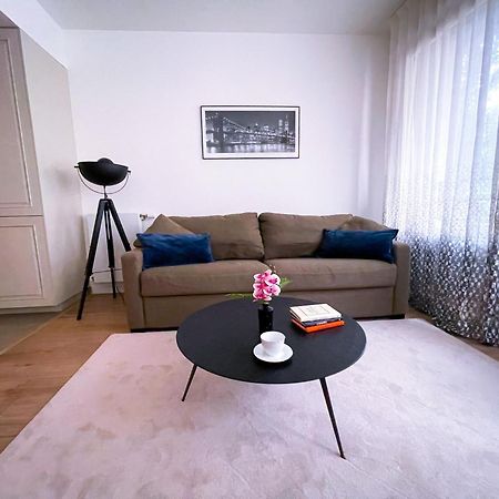 Grand Appartement Clichy Exterior photo