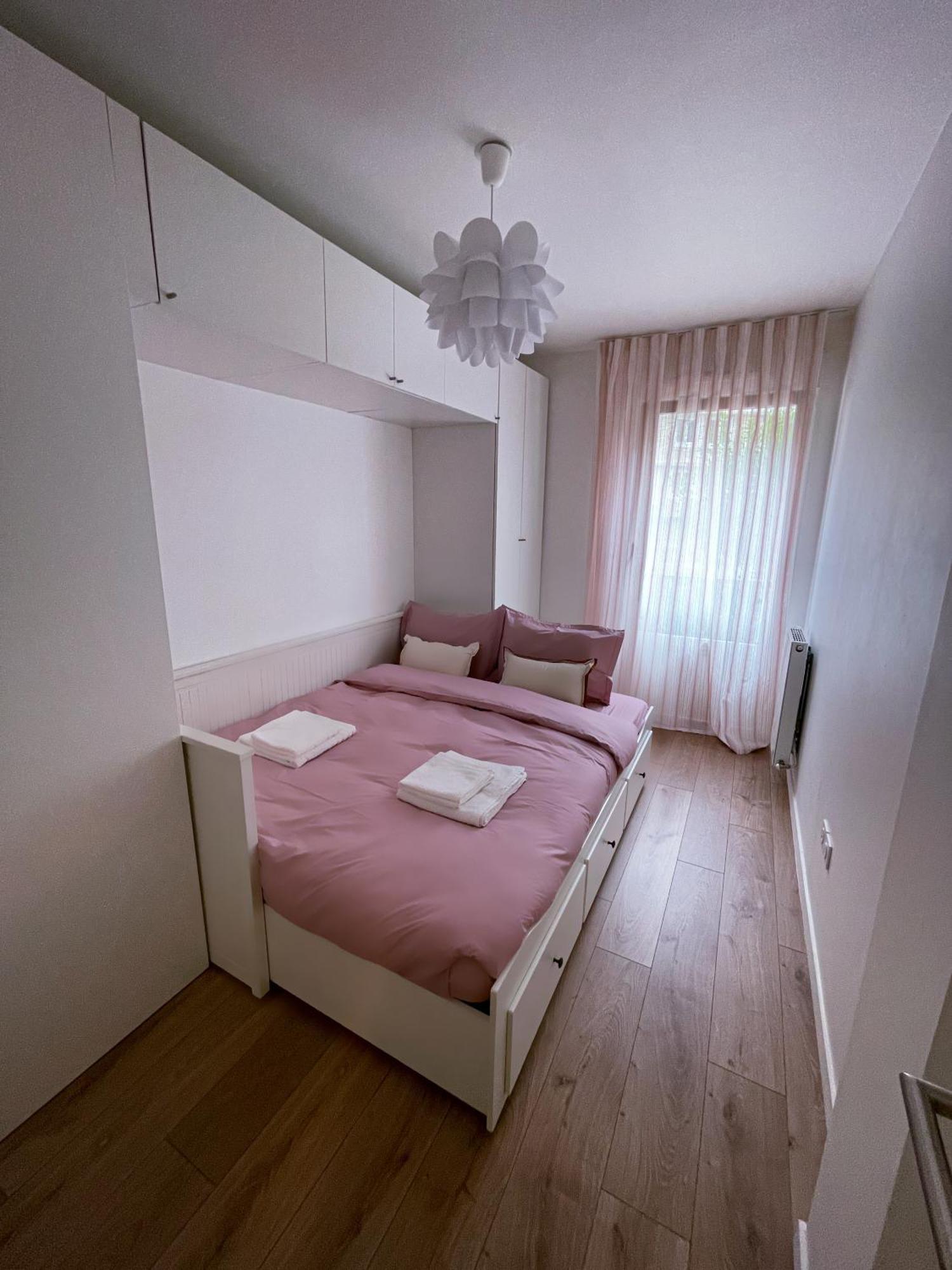 Grand Appartement Clichy Exterior photo
