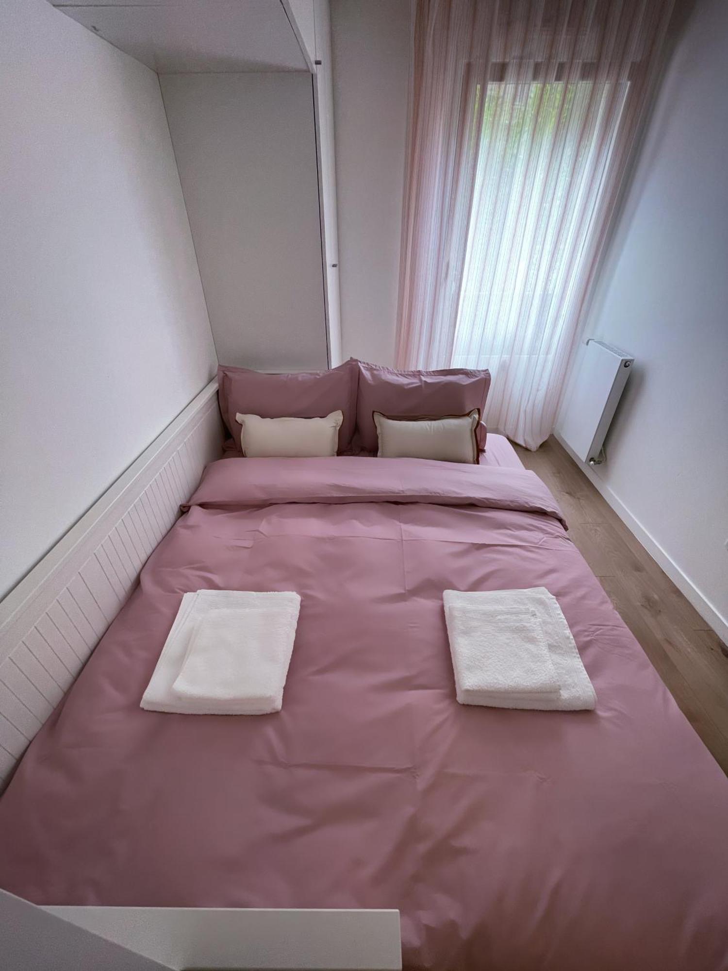 Grand Appartement Clichy Exterior photo