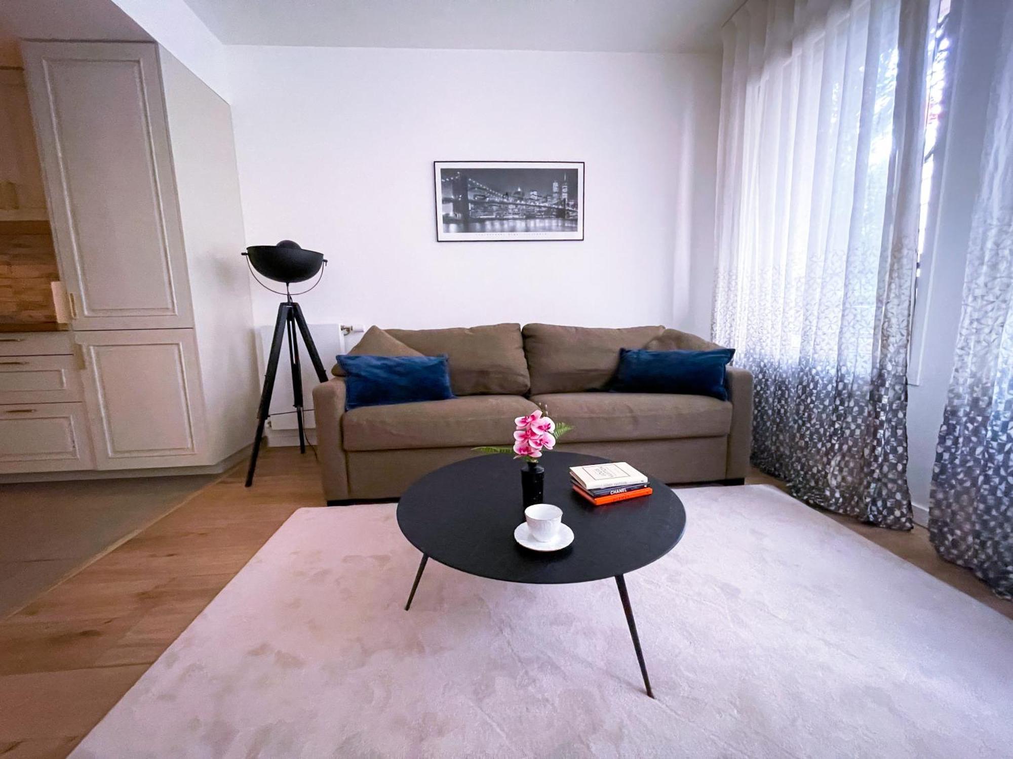 Grand Appartement Clichy Exterior photo